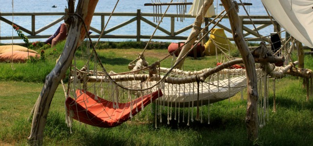 Photo by Sea Valley, relax in a seaside hammock. Yes please.