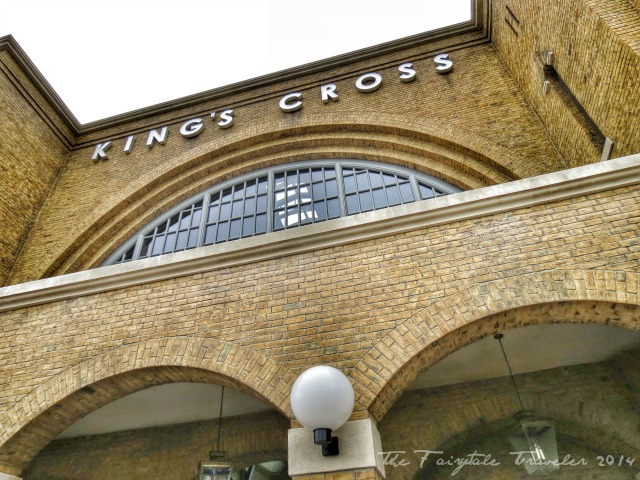 Muggles London King's Cross Universal Studios
