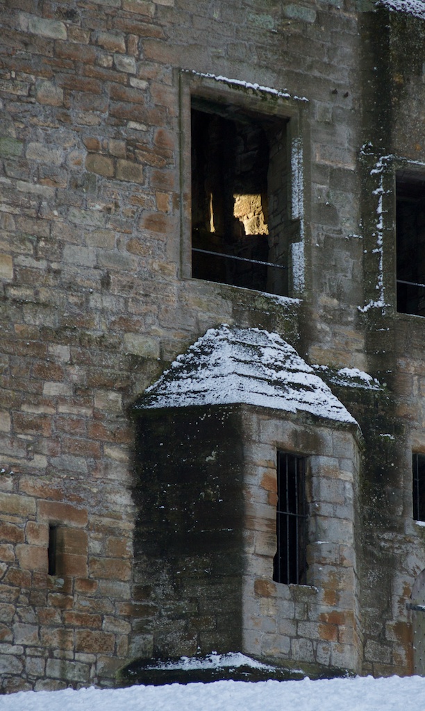 Linlithgow Palace ghost haunting Scotland castles