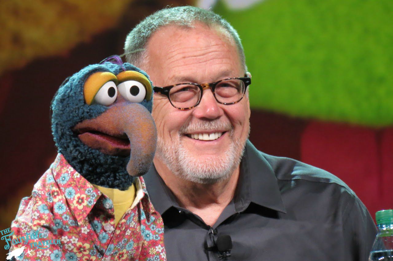 Dave Goels with Gonzo for The Muppets D23 Expo Panel8