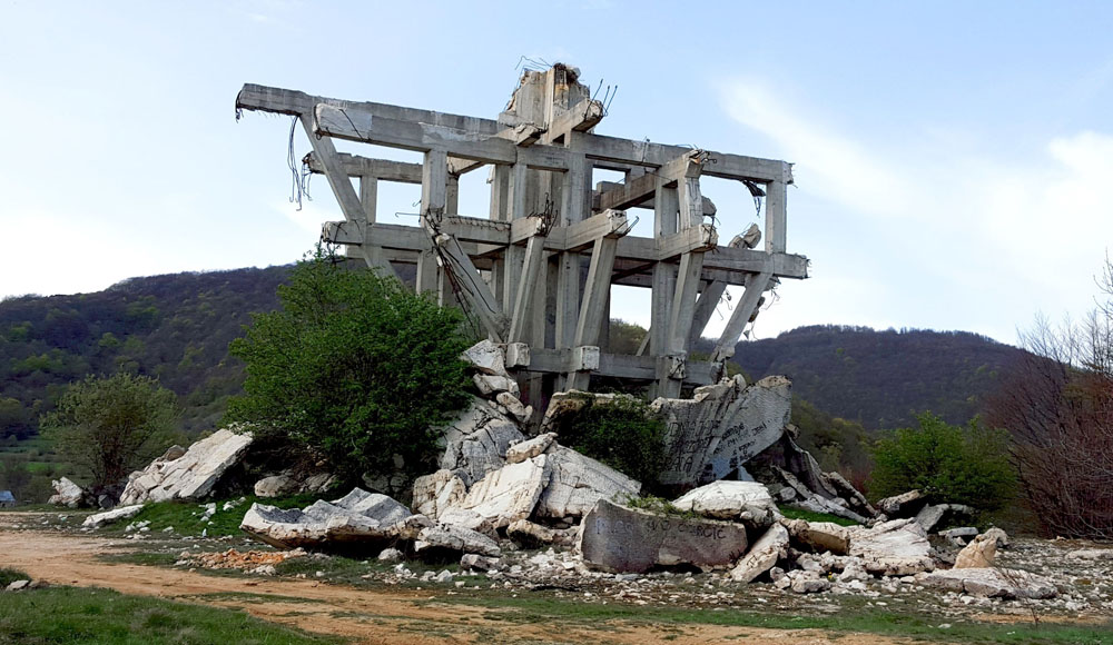 Makljen, Spomeniks of Yugoslavia