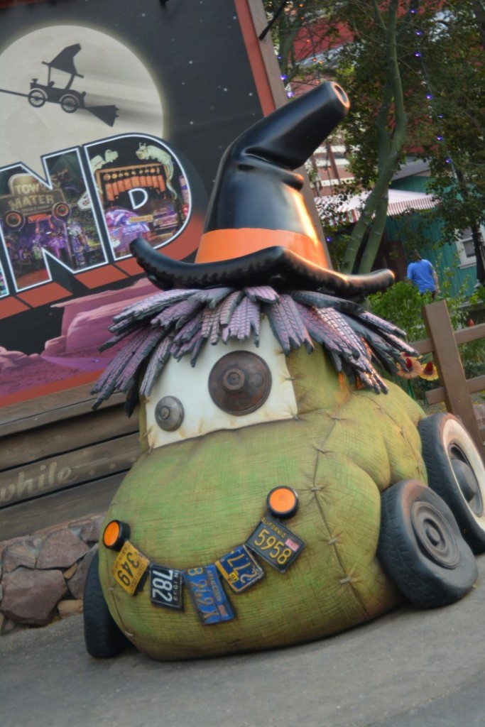 Cars Land Halloween, Haul-o-ween, Halloweentime, cars 3 in home release