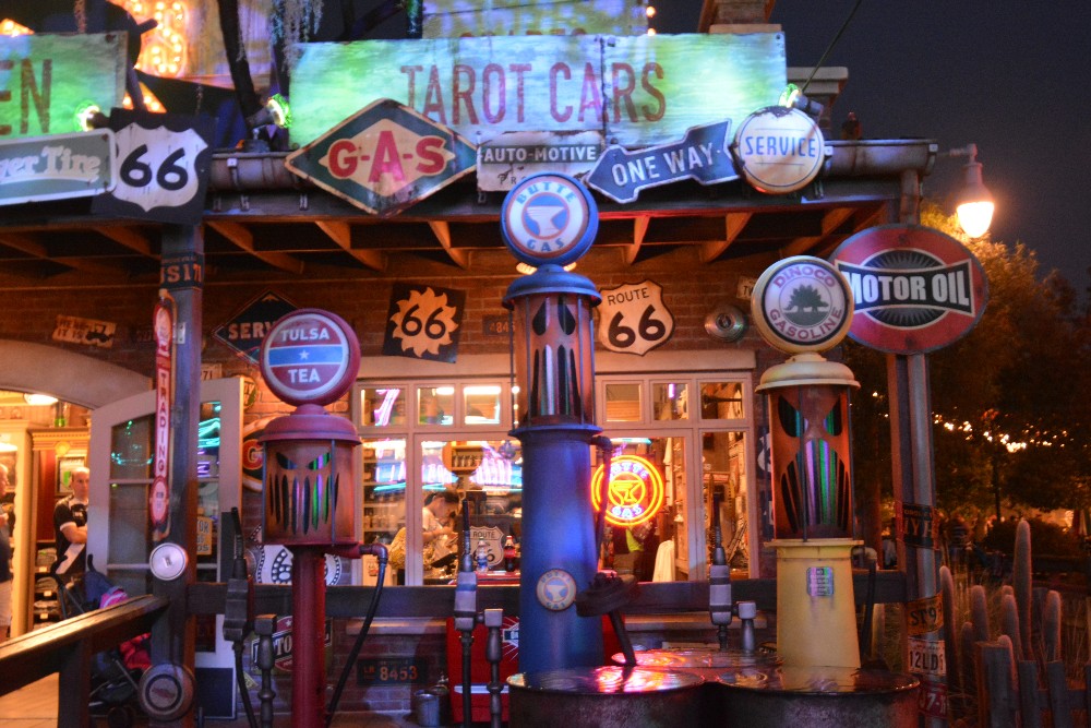 Cars Land Halloween, Haul-o-ween, Halloweentime, cars 3 in home release