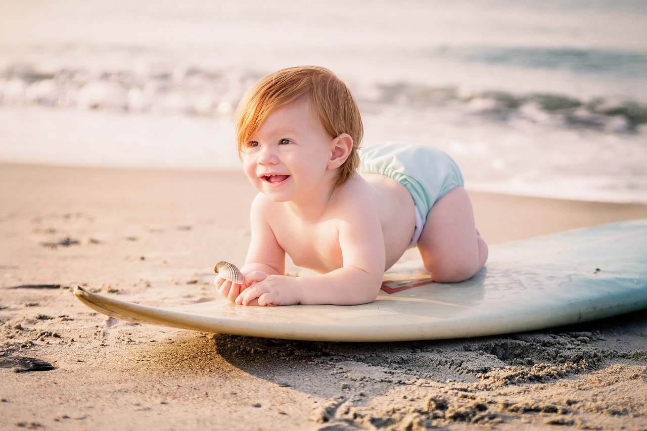 Baby surfing, travel with a baby