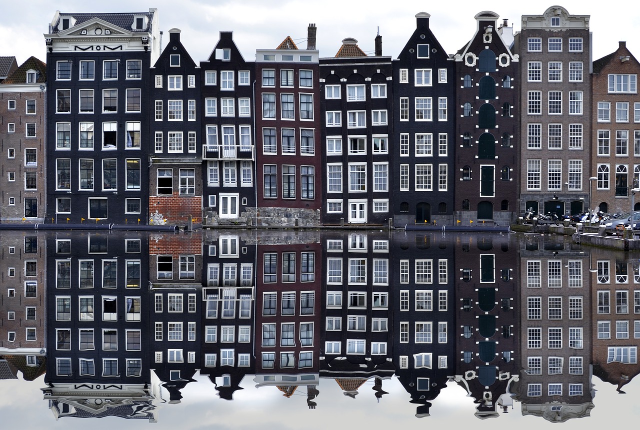 dutch translator, romantic things to do in amsterdam