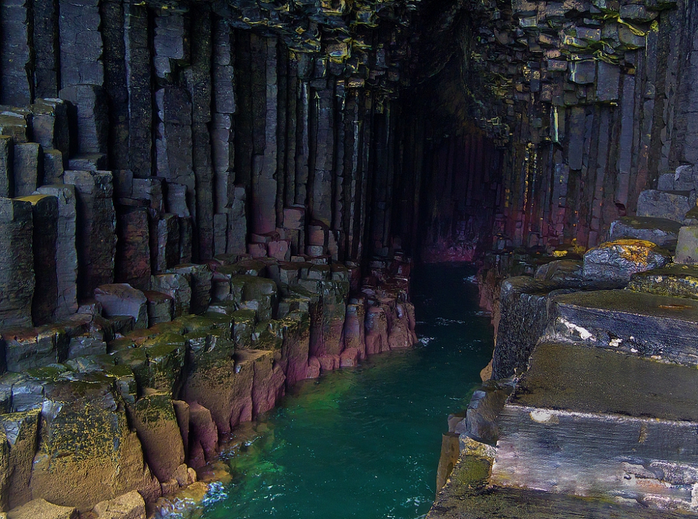 Fingal’s Cave in Scotland, Amazing caves