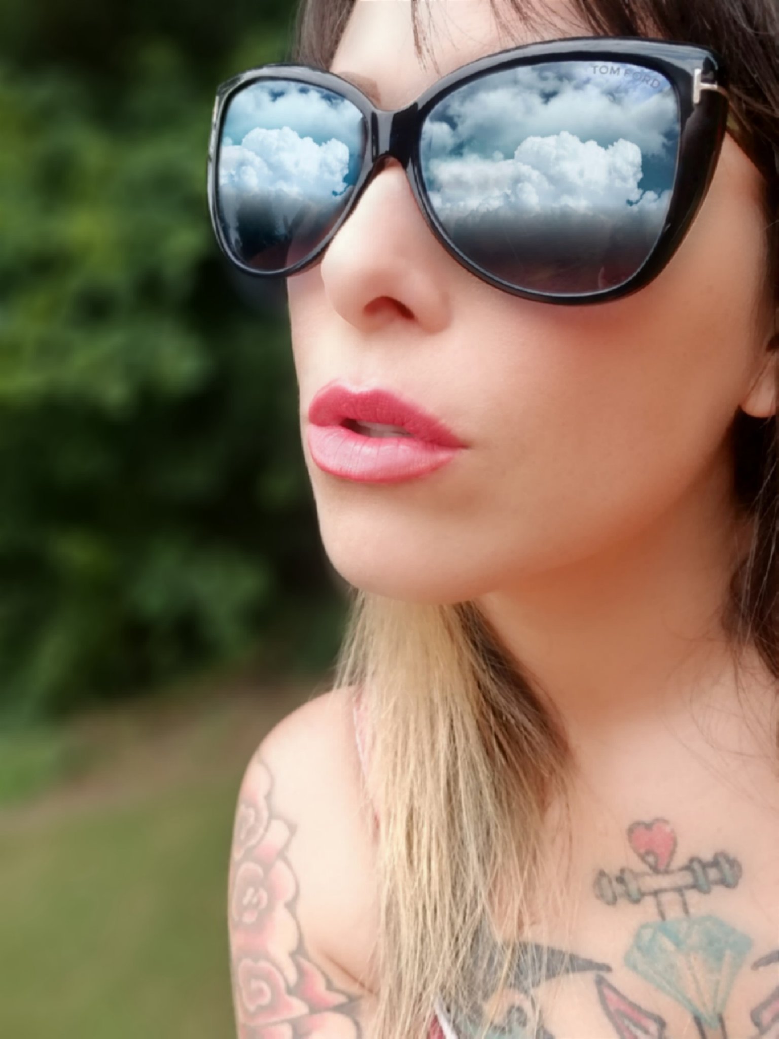 Mom life, product review, Christa Thompson, Tom Ford sunglasses
