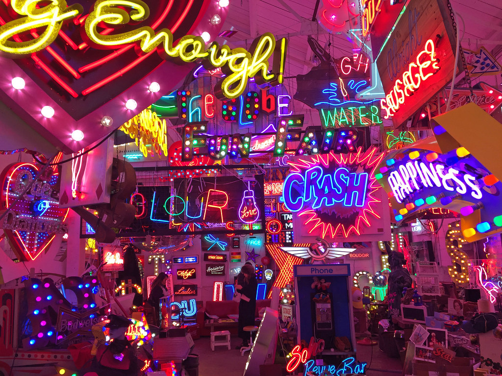 The Best in London – Because Pubs, Wizards and Neon Signs are Fun