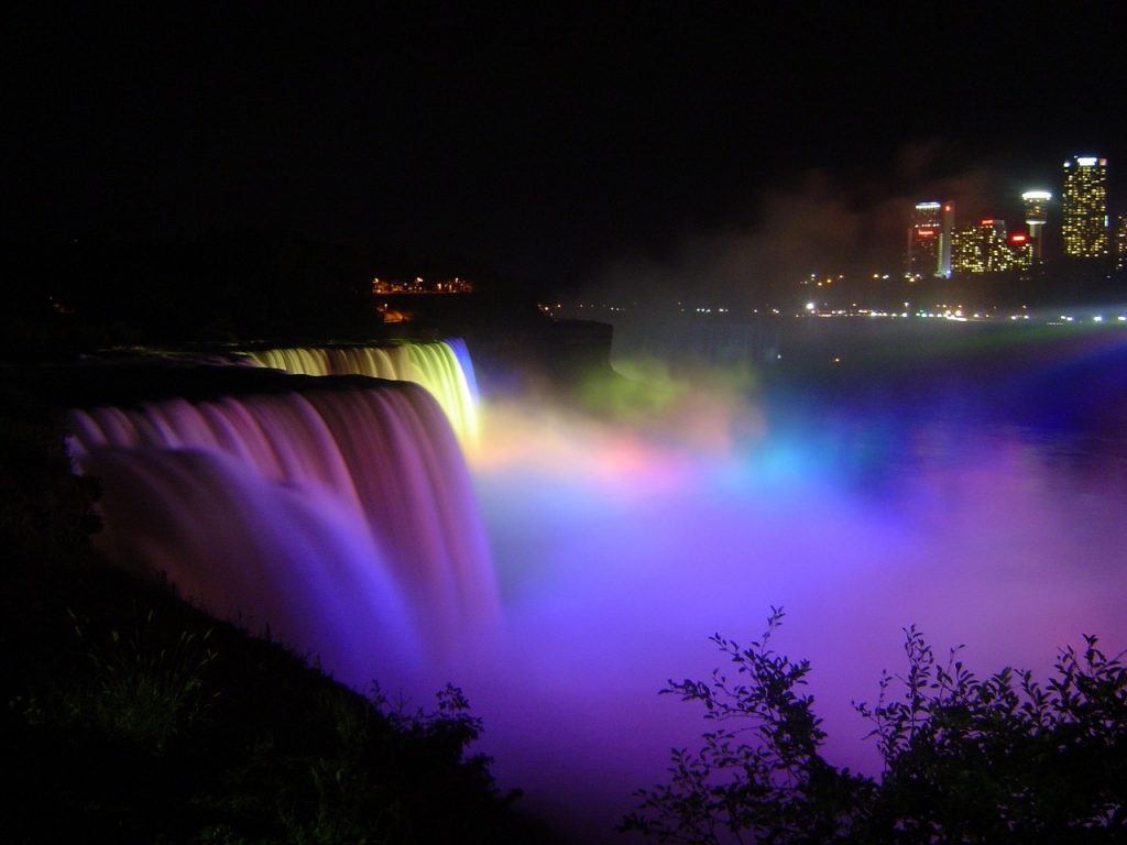 visiting Niagara falls, the best waterfalls, visiting canada, magical waterfalls