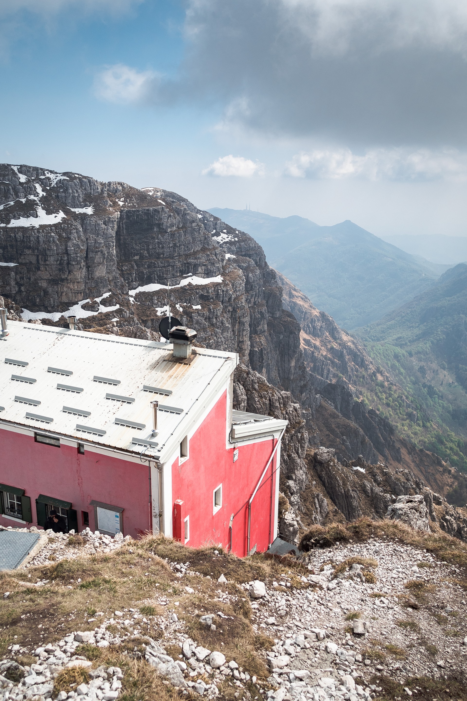 hut-to-hut hikes, rifugio in Italy
