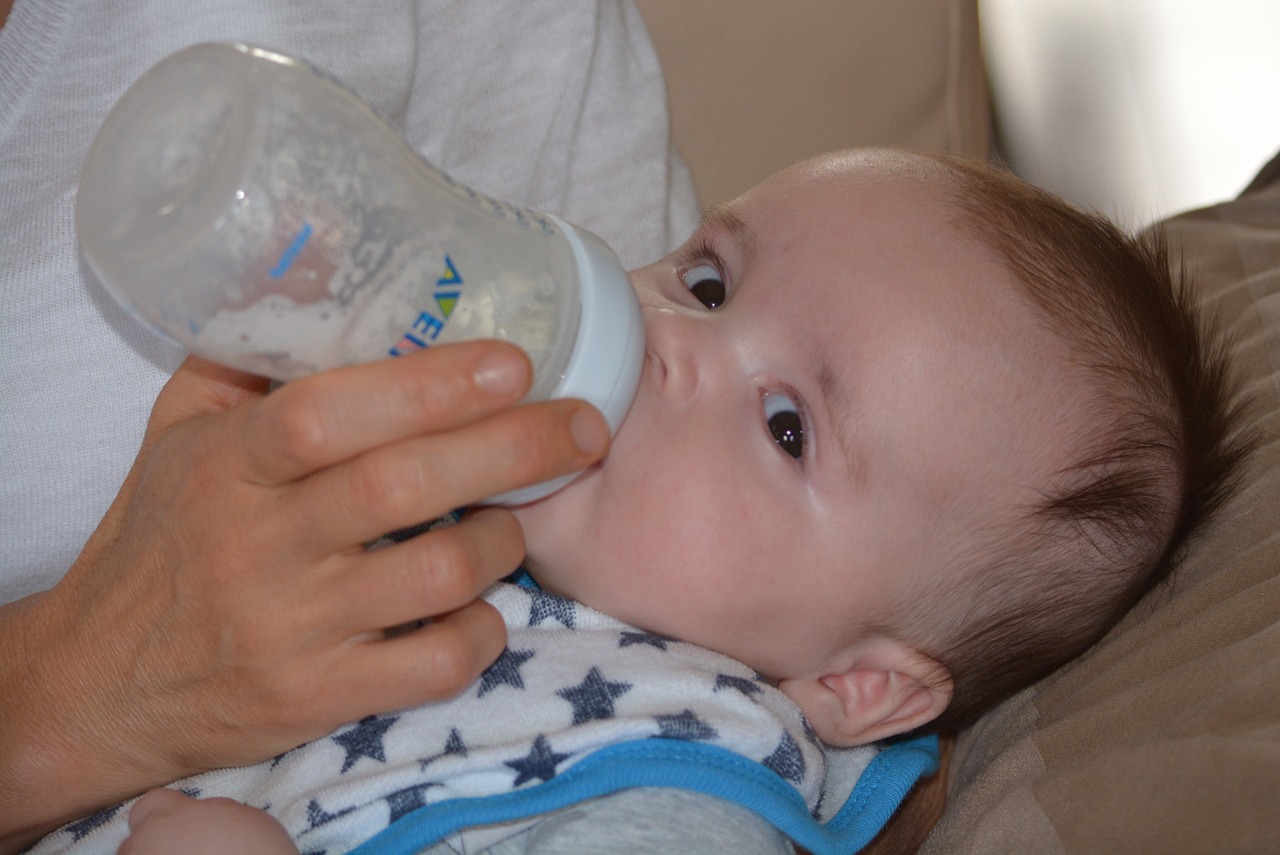 Top Tips for Traveling with a Bottle-fed Baby