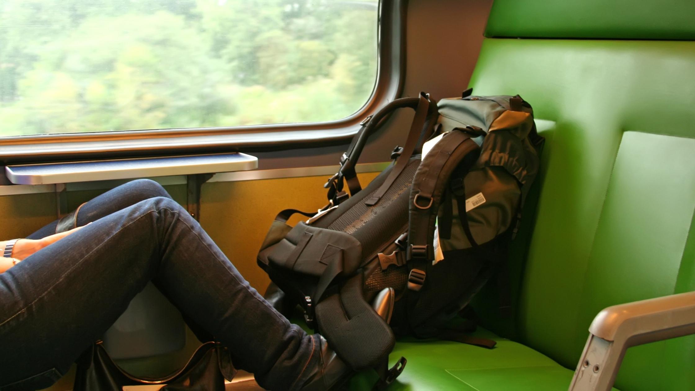 travel in comfort, backpack, stay busy while traveling