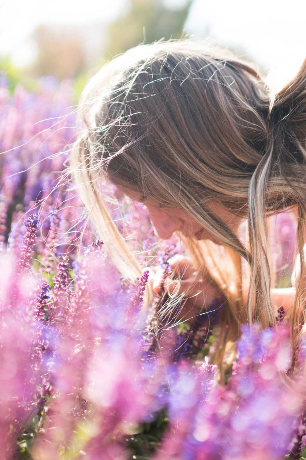 genetic sensitivity to scent, girl smelling lavender